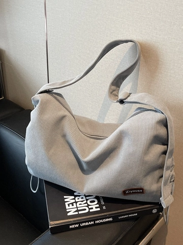 Borsa a Tracolla in Velluto a Coste da Donna Grande Capacità Hobo Casual Con Coulisse E Patch in Pelle Per Pendolarismo