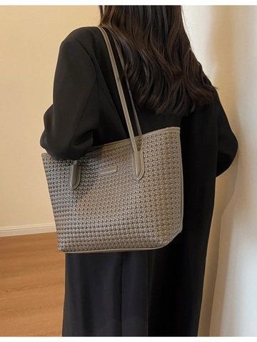 Large Woven Tote Bag PU Leather Hand-Woven Design Shoulder Bag For Daily Commuting Casual Trendy Bag Women