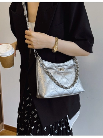 Bolso de Hombro Acolchado para Mujer Minimalismo de Cuero PU Bolso Bandolera Con Cadena de Metal Cierre de Giro Elegante