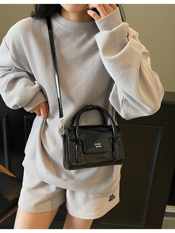 Petit Sac à Main Carré en Cuir PU Minimaliste Vintage pour Femme Sac Bandoulière en Vernis Brillant Avec Décor de Lettres Dorées