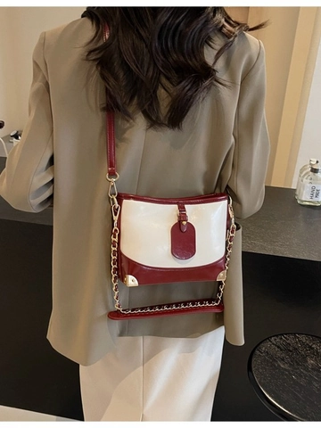 Sac Sous le Bras pour Femmes en Cuir PU Contrasté Vintage Sac Seau à la Mode Avec Coins Métalliques Chaîne Bandoulière
