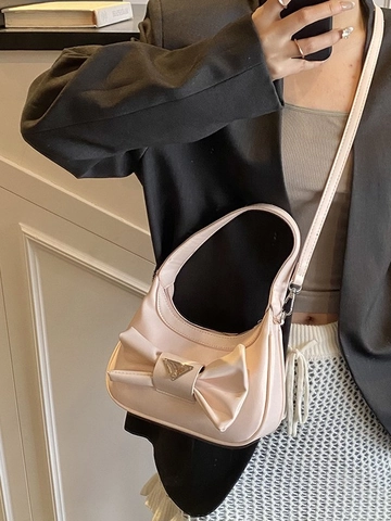 Borsa a Spalla in Pelle PU con Fiocco Argento Metallizzato Mezzaluna Borsa a Tracolla con Decoro in Metallo a Triangolo per Donna