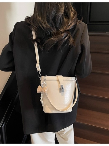 Retro Glänzende PU Leder Eimertasche Für Damen Mode Pendeln Schulter Umhängetasche Mit Künstliche Perle Schleife Anhänger Handtasche