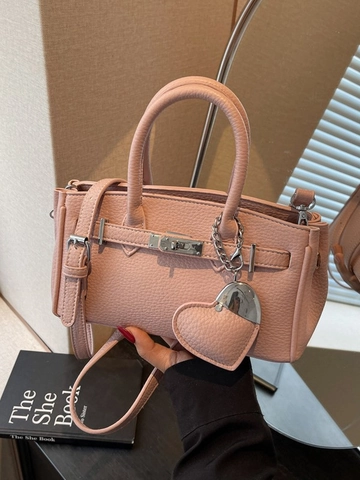 Women Litchi Pattern PU Leather Handbag Heart Pendant Small Platinum Bag Style Crossbody Bag Retro Fashion Top Handle Bag