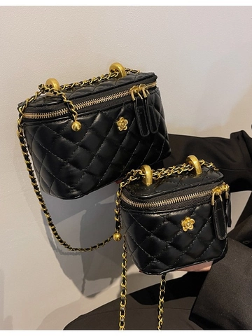 Bolso Bandolera de Cuero PU Acolchado para Mujer Correa de Cadena Dorada Mini Caja de Vanidad Con Colgante Camelia