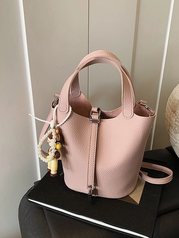 Sac Seau pour Femmes en Cuir PU Grain de Litchi Minimaliste Décontracté Main Avec Pendentif de Künstliche Perle Dessin Animé Sac Bandoulière