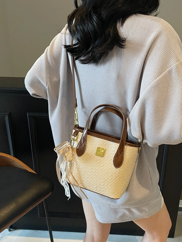 Borsa a Secchiello in Pelle PU alla Moda da Donna con Pendente a Fiocco in Pizzo Logo Quadrato Dorato Trama Intrecciata Borsa Elegante