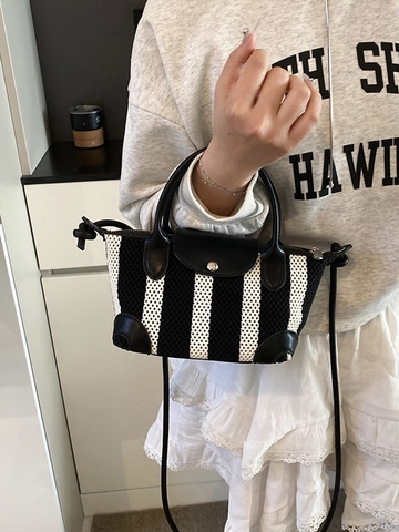 Borsa a Tracolla a Righe da Donna alla Moda in Maglia e Pelle PU Bianca e Nera Borsa a Mano Piccola Casual a Forma di Raviolo