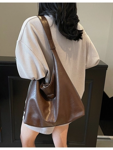 Grote Capaciteit PU Leer Tote Tas Met Driehoek Metalen Decoratie Geplooide Textuur Hobo Schoudertas Voor Dames Dagelijks Werk