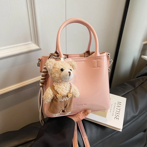 Sac Fourre-tout pour Femme en Cuir PU Mode Coréenne Avec Pendentif Ours en Peluche Sac à Épaule Bandoulière Seau Petit Sac Carré