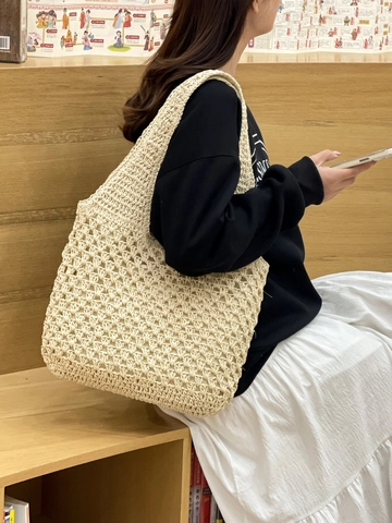 Women Casual Straw Woven Shoulder Bag Large Capacity Hollow Out Mesh Underarm Bag For Beach Vacation Daily Travel Tote