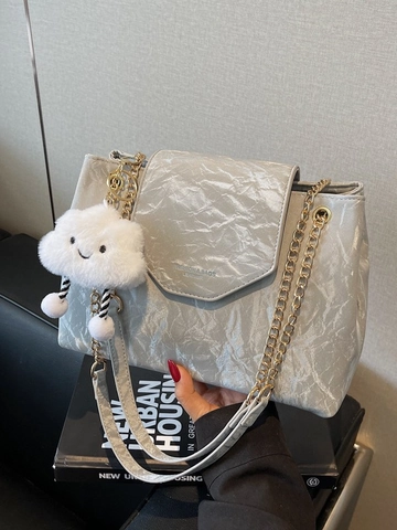 Damen Faltenstruktur PU Leder Schultertasche Mit Wolke Plüsch Anhänger Metallkette Gurt Große Kapazität Umhängetasche Eimertasche Handtasche