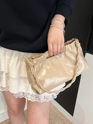 Damen Raffung Achseltasche Glänzendes PU Leder Wolken Handtasche Geflochtener Griff Verstellbarer Schultergurt Mode Tote