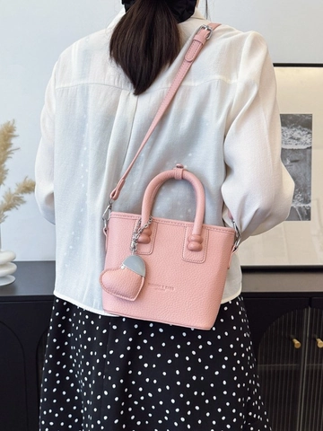 Sac Seau pour Femme en Cuir PU à Texture Litchi Sac à Bandoulière Minimaliste Avec Pendentif Coeur pour Usage Quotidien