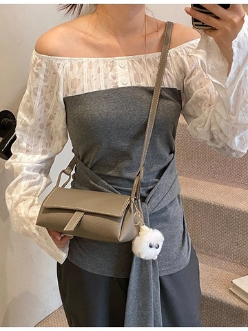 Borsa a Tracolla Piccola Quadrata in Pelle PU di Tendenza per Donna Moda Estiva Tinta Unita Cuciture Borsa a Spalla Ciondolo Peluche