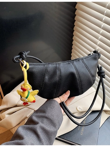 Dames Litchi Textuur PU Leer Crescent Schoudertas Met Schattige Eend Hanger Geknoopte Band Mode Croissant Crossbody Tas
