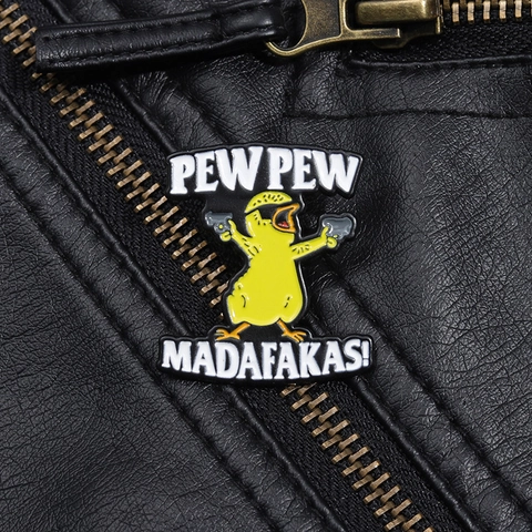 Lustige Cartoon Ente Emaille Anstecker Pew Pew Madafakas Meme Legierung Brosche Für Kleidung Rucksack Deko Unisex Schmuck