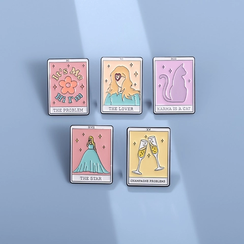 Brosches en Émail Style Carte de Tarot pour Hommes Femmes Alliage Motif de Fleur Chat Personnage de Dessin Animé Bijoux de Mode