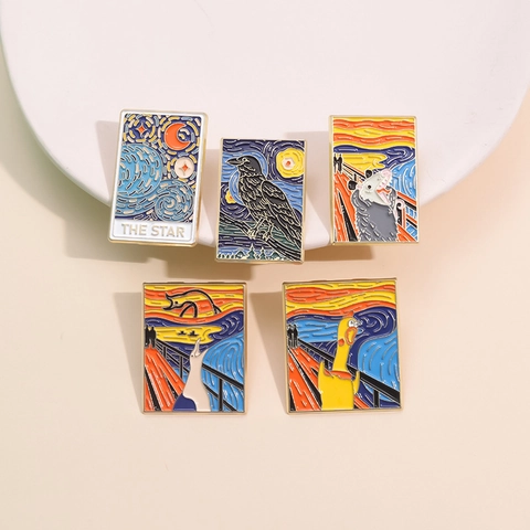 Spille Smaltate Divertenti Parodia d'Arte Notte Stellata di Van Gogh L'Urlo Pollo Urlante Opossum Corvo Tarocchi Stella Spilla
