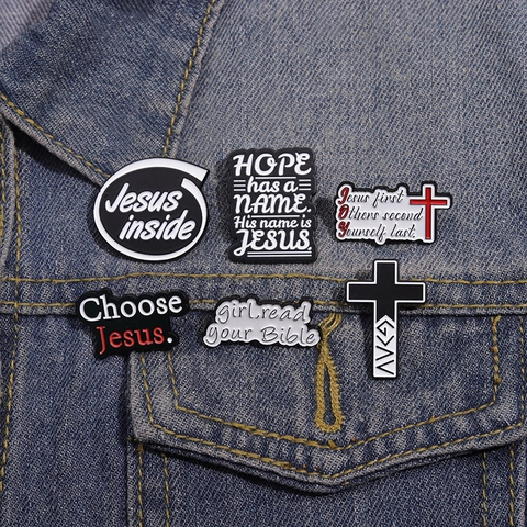Broche de Pin de Esmalte de Aleación Religiosa Cristiana Cruz Jesus Inside Citas de Versículos Bíblicos Insignia Para Mochila Ropa Unisex