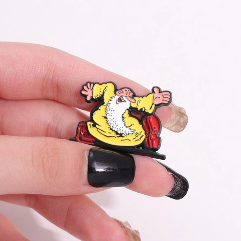 Spilla in Smalto Cartoon Vintage Mr Natural Simpatico Mago Vecchio Veste Gialla Distintivo in Lega per Zaino Accessori Vestiti