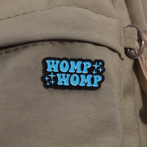 Trendy Enamel Womp Womp Letter Lapel Pin Zinc Alloy Brooch Personalized Star Badge For Clothes Bag Decoration Unisex Accessory