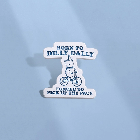 Spilla in Smalto Orso Cartone Animato In Bicicletta Slogan Divertente Lega Spilla Per Zaino Accessori