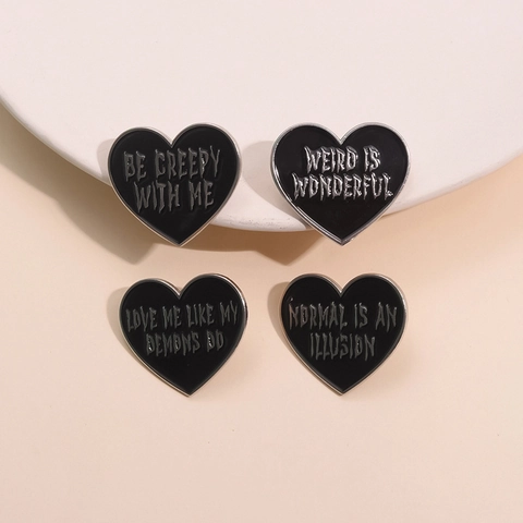 Ensemble de Broches en Forme de Cœur en Émail Gothique Alliage Noir Argent Slogan Lettre Badge pour Vêtements Unisexe Décoration Sac Bijoux