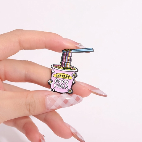 Instant Good Vibes Becher Nudel Emaille Pin Legierung Brosche Cartoon Lebensmittel Abzeichen Für Kleidung Taschen Dekoration