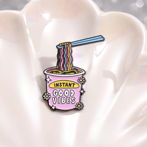 Creative Instant Noodles Cup Enamel Pin Instant Good Vibes Pink Ramen Brooch Cartoon Food Badge Zinc Alloy Jewelry For Clothes Bags