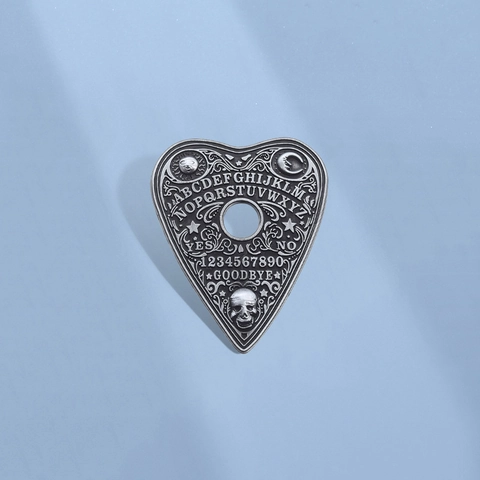 Spilla Gotica a Cuore Ouija Planchette in Lega di Zinco Argento Antico Con Motivo Sole Luna Teschio Lettere per Decorazione Abbigliamento Unisex
