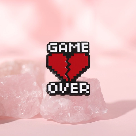 Σετ Καρφίτσες Σμάλτου Retro Pixel Art Game Heart Game Over Level Up Never Give Up I Need A Drink Αστεία Καρφίτσα για Ρούχα Τσάντες Κοσμήματα Gamer