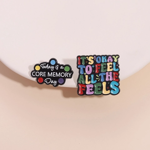 Set di Spille Smaltate Motivazionali It's Okay to Feel All The Feels Today is a Core Memory Day Spilla in Lega di Zinco per Vestiti
