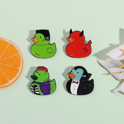Halloween Emaille Broches Creatieve Cartoon Rubber Eend Frankenstein Vampier Duivel Zombie Pins Badges Voor Kleding Tas Decor