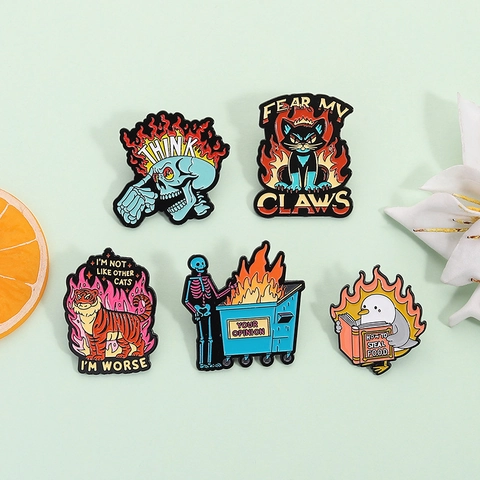 Broche en Émail Punk Drôle Flamme Squelette Chat Tigre Alliage Dessin Animé Badge Pour Sac à Dos Vêtements Bijoux Personnalisés