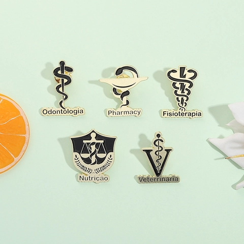 Broche en Émail Médicale Professionnelle Dentisterie Pharmacie Physiothérapie Nutrition Vétérinaire Insigne en Alliage Accessoire pour Médecin Infirmière
