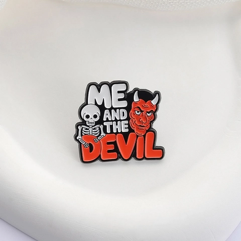 Cartoon Skelett Roter Teufel Metall Emaille Pin Abzeichen Me And The Devil Zinklegierung Brosche Für Rucksack Kleidung Unisex
