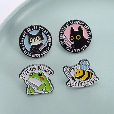 Funny Cartoon Animal Enamel Pin Brooch Zinc Alloy Humorous Text Cat Frog Bee Holding Knife Badge Backpack Jewelry Gift For Men Women