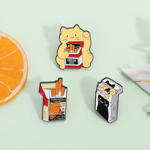 Mignonne Épinglette Émaillée Chat Dessin Animé Boîte de Cigarettes Alliage Badge Métal Broche Animal pour Sac à Dos