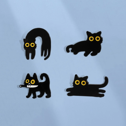 Divertente Spilla in Smalto Gatto Nero Lega Animale Cartone Animato Pugnale Coltello Spille Gatto Dark Punk Gioielli Per Zaino Vestiti Decorazione Regalo Unisex