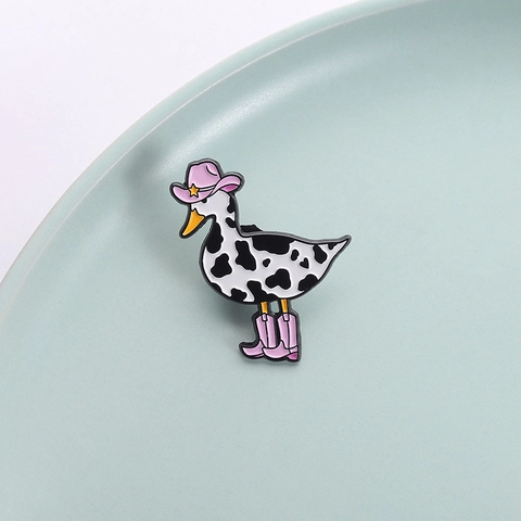 Broche Canard Cow-boy Alliage de Zinc Émail Imprimé Vache Rose Chapeau Bottes Badge Pour Vêtements Sac Accessoires Décoratifs