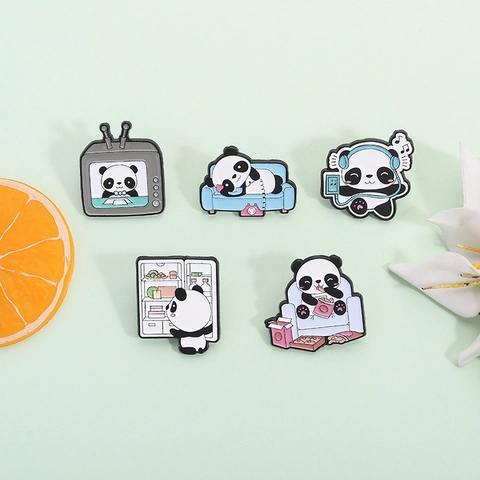 Schattige Cartoon Panda Emaille Pin Zinklegering Reuzenpanda Broche Metalen Badge Dierlijke Sieraden Dagelijks Leven Souvenirs