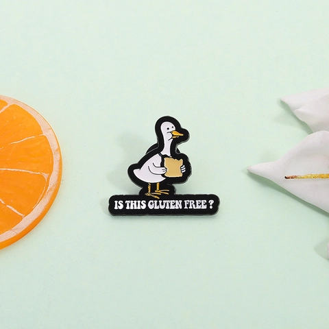 Cartoon Gans Mit Brot Emaille Pin Is This Gluten Free Lustig Tier Legierung Lackiert Brosche Abzeichen Für Damen Herren Accessoire