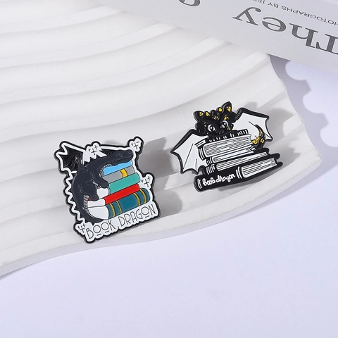 Kreative Legierung Emaille Buch Drache Brosche Pin Für Kleidung Rucksack Süße Schwarze Drache Schmuck Abzeichen Geschenk