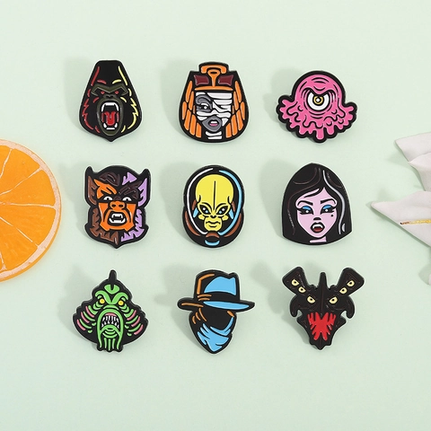 Horror Movie Monster Enamel Pin Alloy Painted Brooch Halloween Cartoon Badge For Backpack Clothes Decor Vampire Mummy Wolfman Design Unisex Jewelry