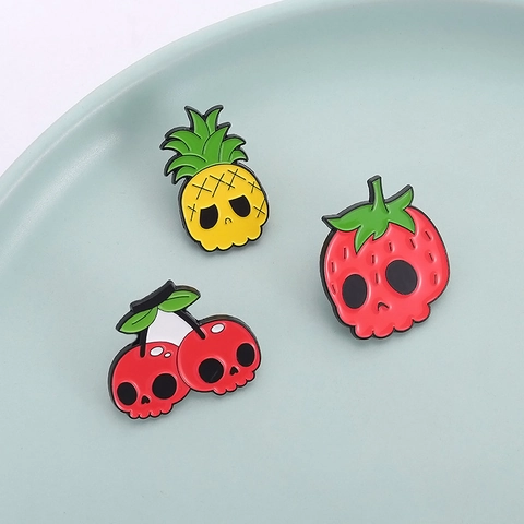 Spilla in Smalto Punk Cartone Animato Teschio Frutta Lega di Zinco Fragola Ciliegia Ananas Scheletro Distintivo Spilla Gioielli Per Zaino