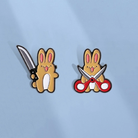 Cartoon Hase Emaille Brosche Humorvoll Tier Anstecknadel Mit Messer Schere Legierung Abzeichen Für Rucksack Kleidung Dekor