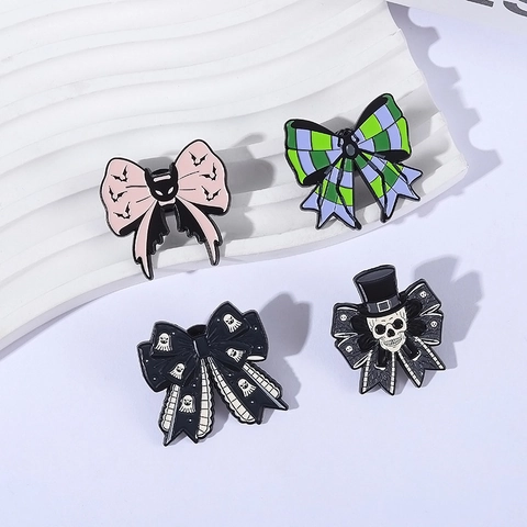 Gothic Halloween Emaille Pins Strik Broche Cartoon Schedel Geest Vleermuis Spin Legering Badge Voor Kleding Tas Decoratie Feest Accessoire
