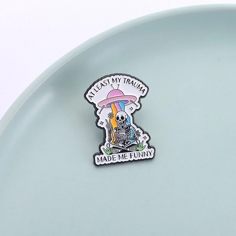 Humorous UFO Skull Enamel Pin Zinc Alloy Rainbow Beam Brooch Trauma Lettering Badge For Backpack Jacket Decoration Unisex Gift