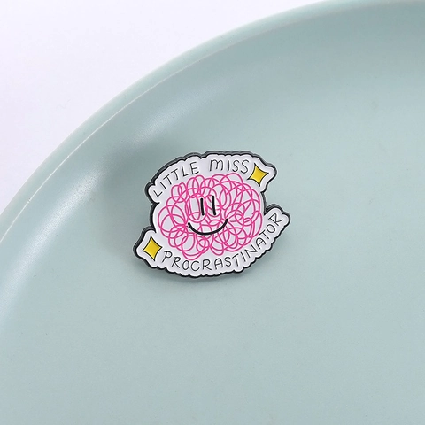Funny Miss Procrastinator Enamel Badge Brooch Zinc Alloy Cartoon Pink Smiley Face Letter Lapel Pin For Clothes Backpack Hat Decor